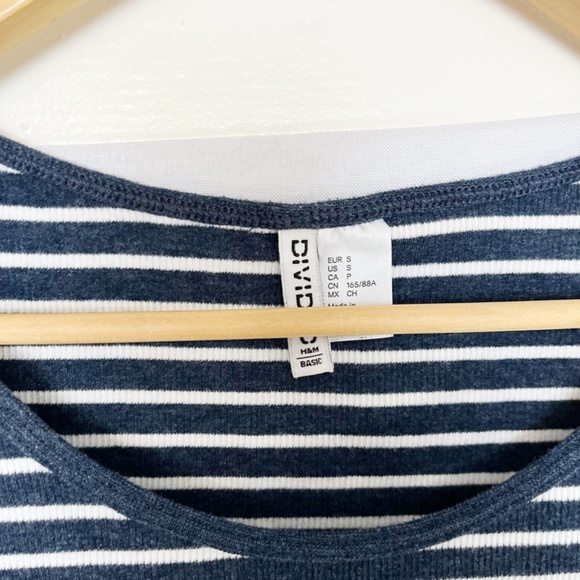 H&M ribbed navy blue and white striped scoop neck quarter sleeve cropped tee - Picture 3 of 5